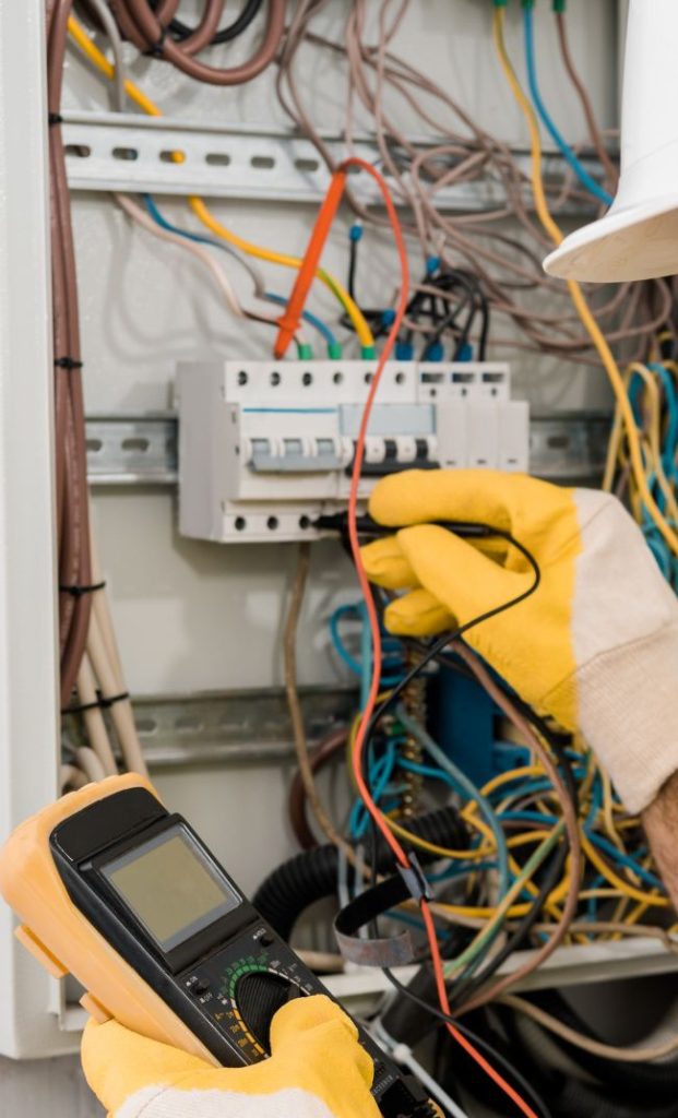 Luz Piscando em Casa em Passo Fundo? Veja 4 Possíveis Causas eletricistas em Passo Fundo